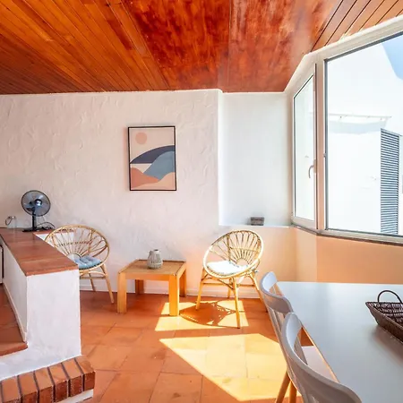 Muito Acolhedor Com Vista De Mar